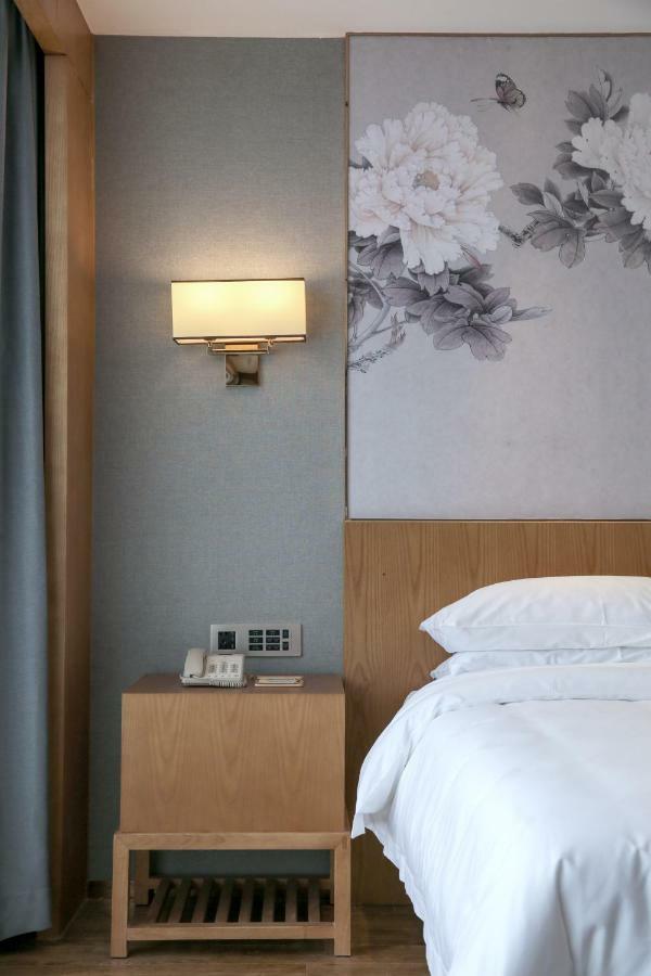 Venus Royal Hotel Foshan Kuiqi Road Metro Station Buitenkant foto